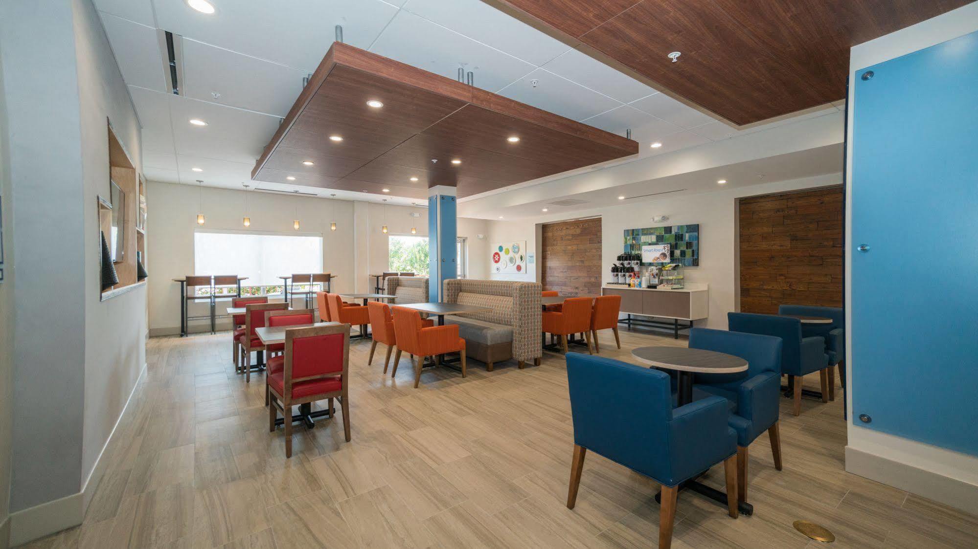 Holiday Inn Express & Suites - Southaven Central - Memphis By Ihg Eksteriør bilde